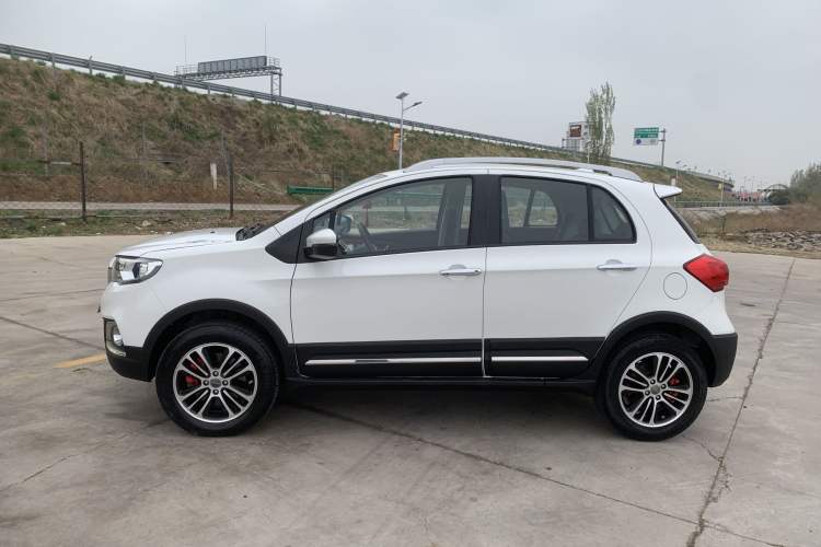 Used Haval H1 2016 Blue Label 1.5L Manual Luxury Model Exterior 2