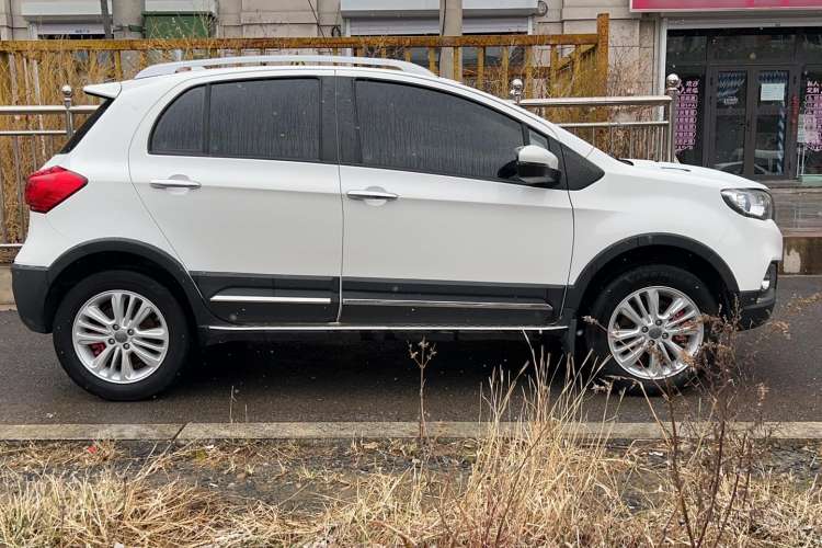 Used Haval H1 2016 Blue Label 1.5L Manual Urban Model Exterior 2