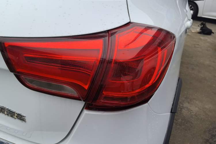 Used Haval H1 2016 Revised Version Blue Badge 1.5L AMT Comfort Edition Exterior 3