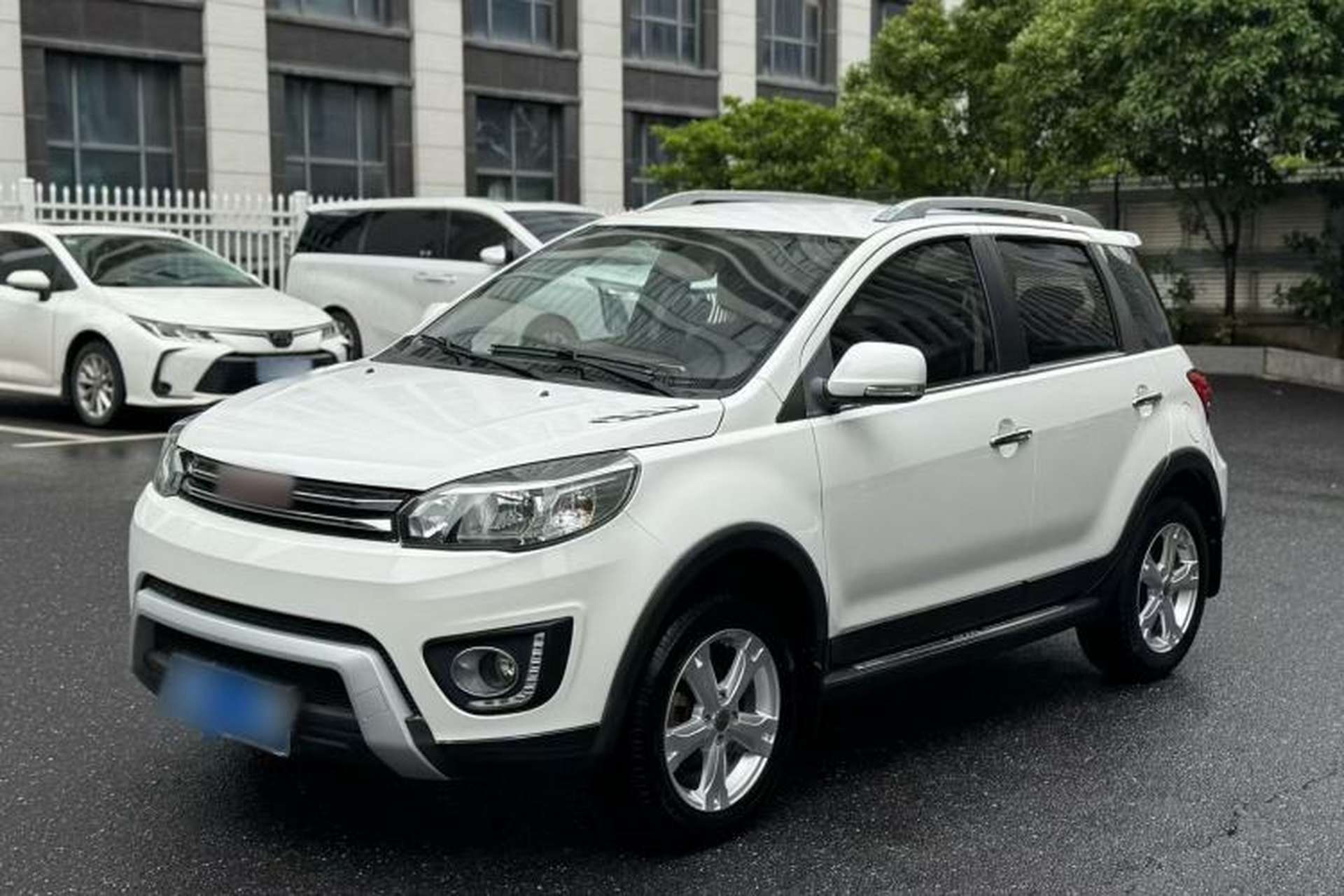Used Haval H1 2016 Red-Label 1.5L AMT Luxury Model Front Left 45 Deg