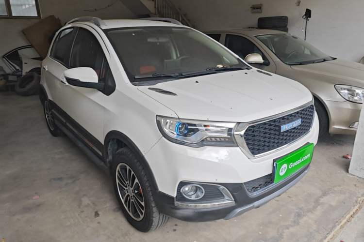 Used Haval H1 2016 Revised Version Blue Badge 1.5L AMT Comfort Edition Front Right 45 Deg