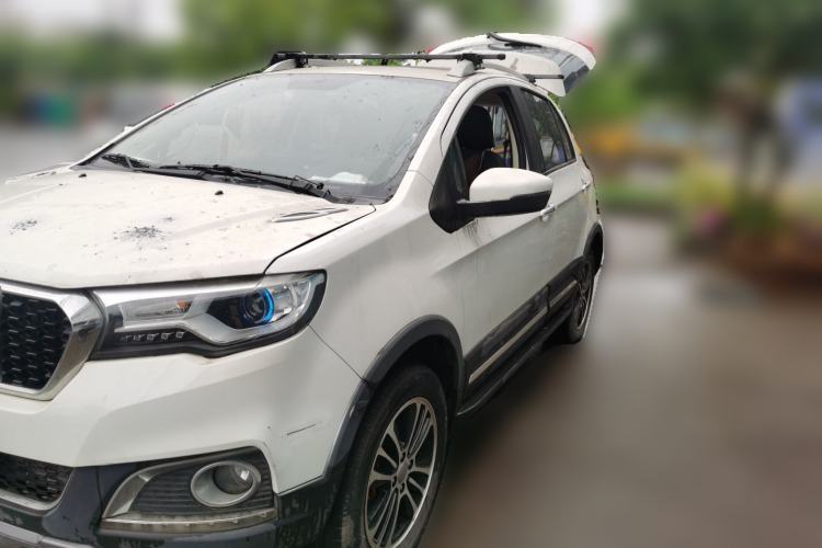 Used Haval H1 2016 Revised Version Blue Badge 1.5L Manual Luxury Edition Guazi used car, China used car export, Used car for sale, Used Haval cars, Cheapest cars for sale