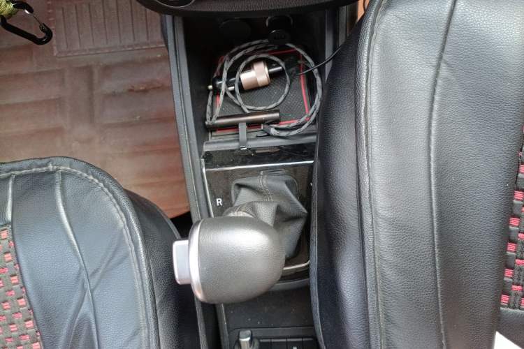 Used Haval H1 2016 Revised Version Blue Badge 1.5L AMT Luxury Edition Gear Lever