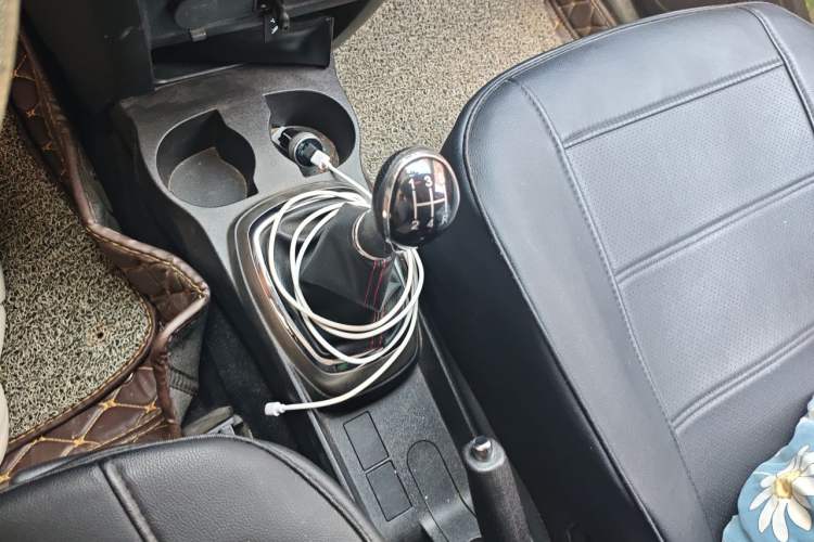 Used Haval H1 2016 Red Label 1.5L Manual Comfort Edition Gear Lever
