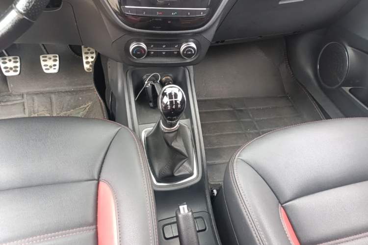 Used Haval H1 2016 Blue Label 1.5L Manual Luxury Model Gear Lever