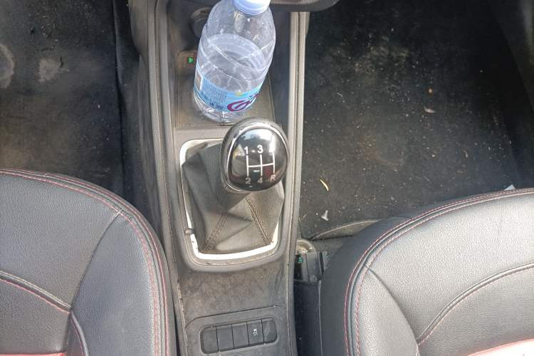 Used Haval H1 2016 Revised Version Blue Badge 1.5L Manual Luxury Edition Gear Lever