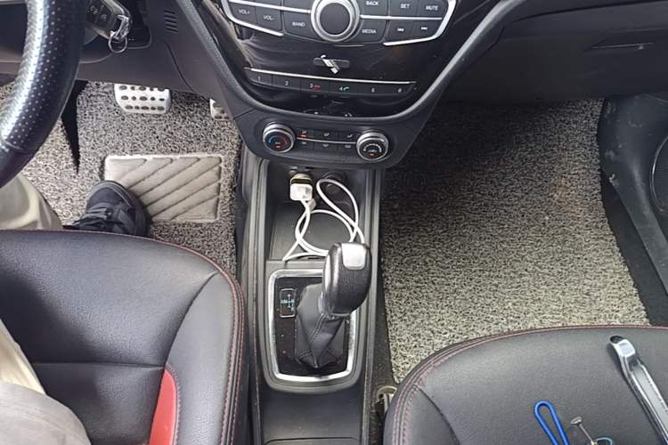 Used Haval H1 2016 Blue Label 1.5L AMT Luxury Model Gear Lever