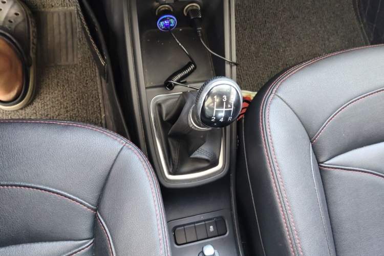 Used Haval H1 2016 Revised Version Blue Badge 1.5L Manual Luxury Edition Gear Lever