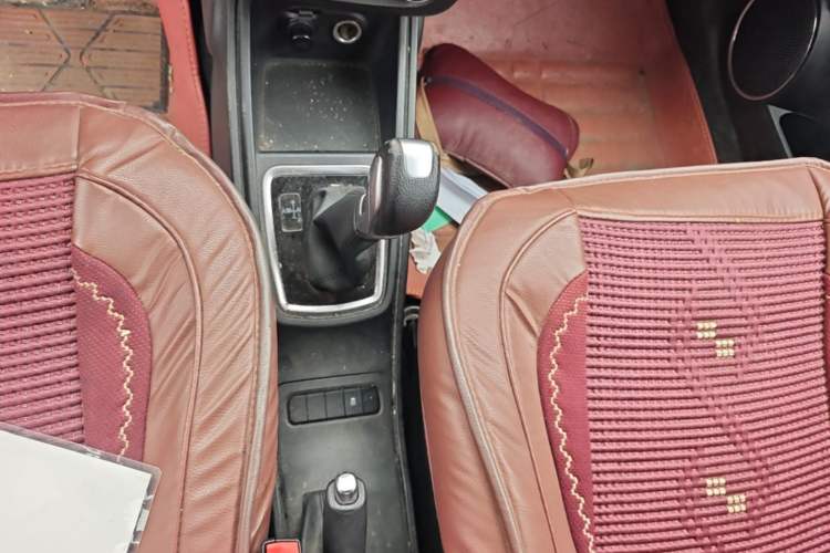 Used Haval H1 2016 Blue Label 1.5L AMT Urban Model Gear Lever
