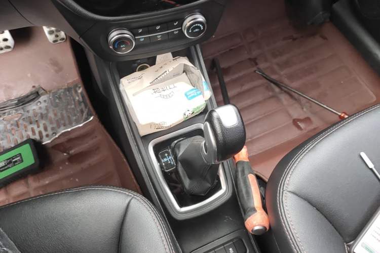 Used Haval H1 2016 Blue Label 1.5L AMT Luxury Model Gear Lever