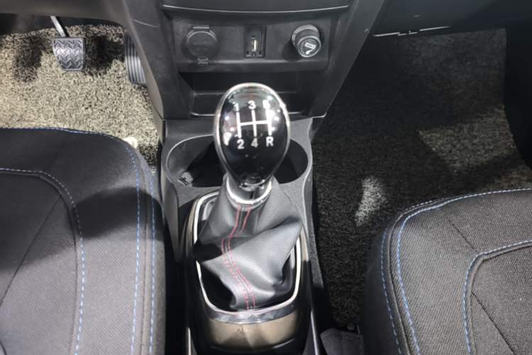 Used Haval H1 2016 Red Label 1.5L Manual Comfort Edition Gear Lever