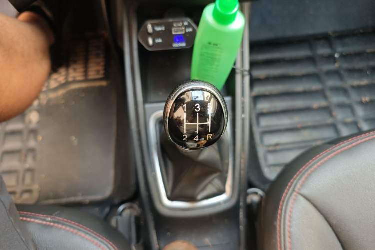 Used Haval H1 2016 Blue Label 1.5L Manual Luxury Model Gear Lever