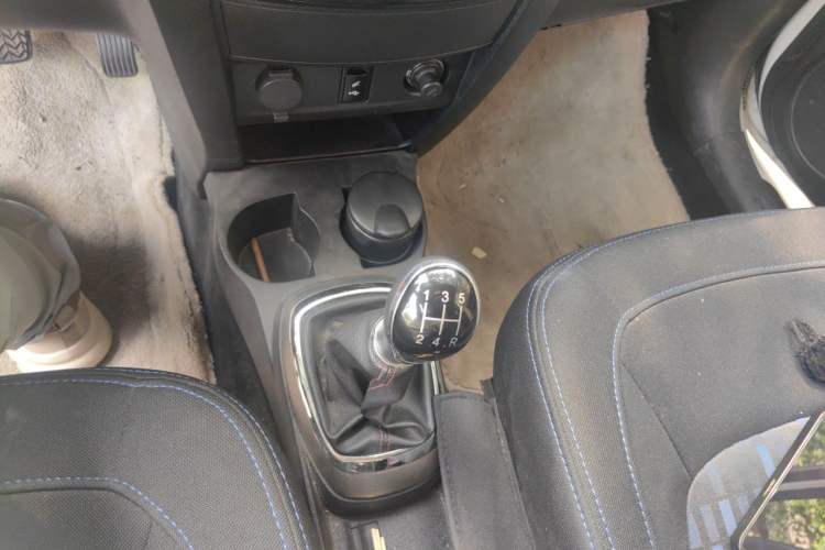 Used Haval H1 2016 Red Label 1.5L Manual Comfort Edition Gear Lever
