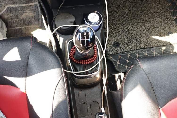 Used Haval H1 2016 Red Label 1.5L Manual Luxury Model Gear Lever