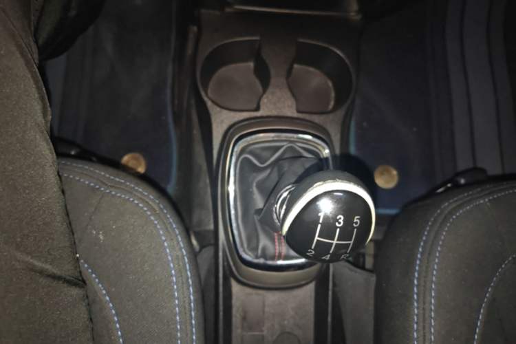Used Haval H1 2016 Red Label 1.5L Manual Comfort Edition Gear Lever