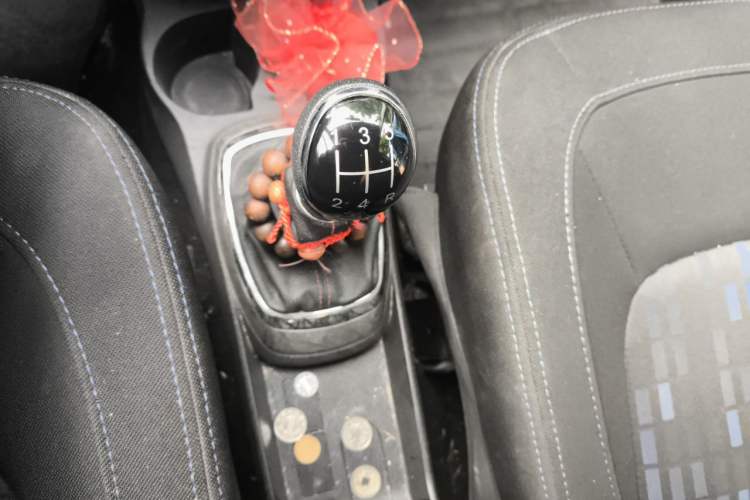 Used Haval H1 2016 Red Label 1.5L Manual Comfort Edition Gear Lever