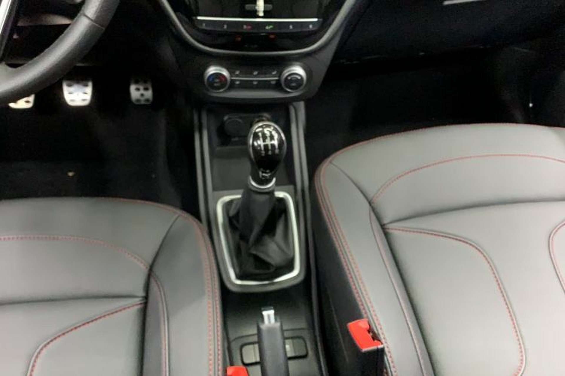 Used Haval H1 2016 Revised Version Blue Badge 1.5L Manual Luxury Edition Gear Lever