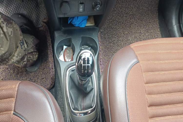 Used Haval H1 2016 Red Label 1.5L Manual Comfort Edition Gear Lever
