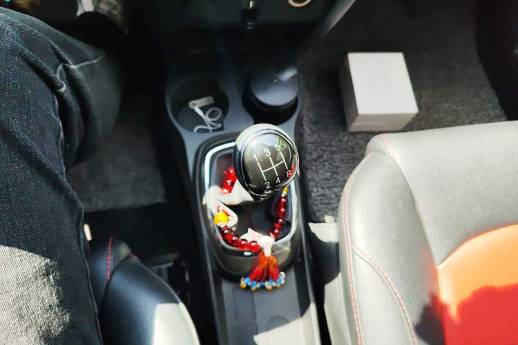 Used Haval H1 2016 Red Label 1.5L Manual Luxury Model Gear Lever