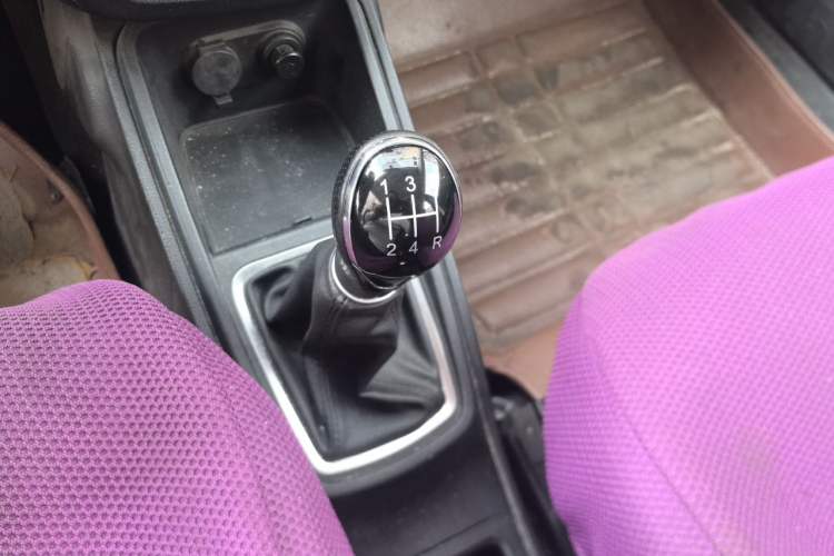 Used Haval H1 2016 Blue Label 1.5L Manual Urban Model Gear Lever