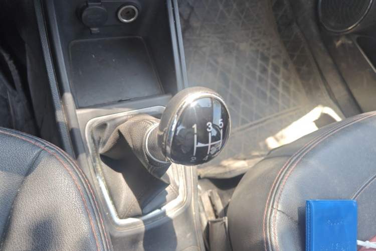 Used Haval H1 2016 Revised Version Blue Badge 1.5L Manual Luxury Edition Gear Lever