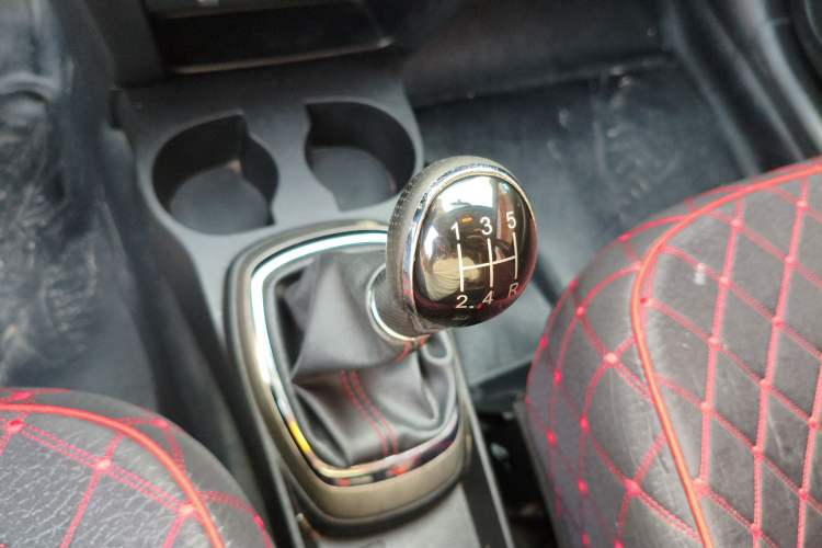 Used Haval H1 2016 Red Label 1.5L Manual Comfort Edition Gear Lever