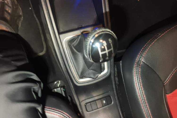 Used Haval H1 2016 Revised Version Blue Badge 1.5L Manual Comfort Edition Gear Lever