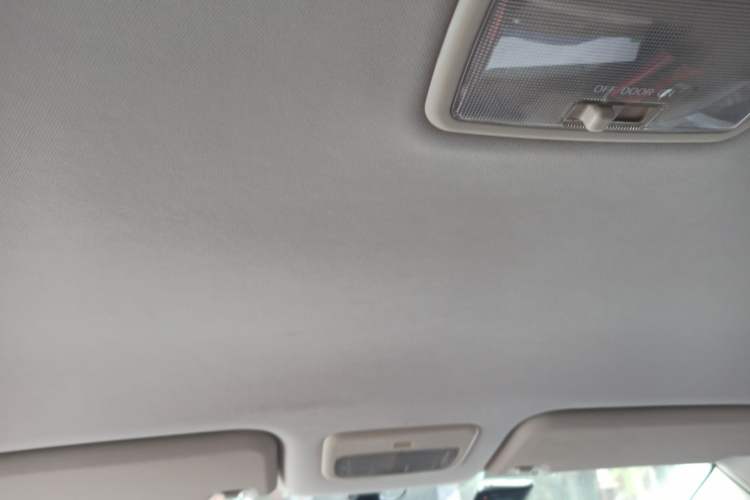 Used Haval H1 2016 Revised Version Blue Badge 1.5L AMT Comfort Edition Headliner