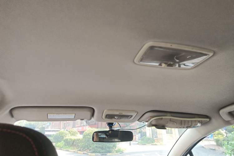 Used Haval H1 2016 Revised Version Blue Badge 1.5L AMT Standard Edition Headliner