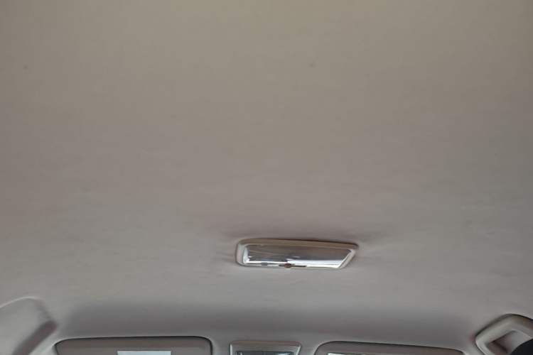 Used Haval H1 2016 Revised Version Blue Badge 1.5L AMT Comfort Edition Headliner