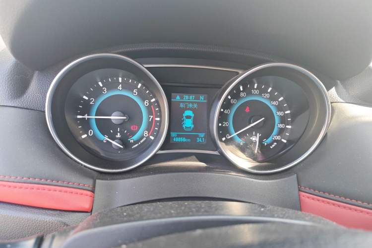 Used Haval H1 2016 Revised Version Blue Badge 1.5L AMT Luxury Edition Instrument Cluster