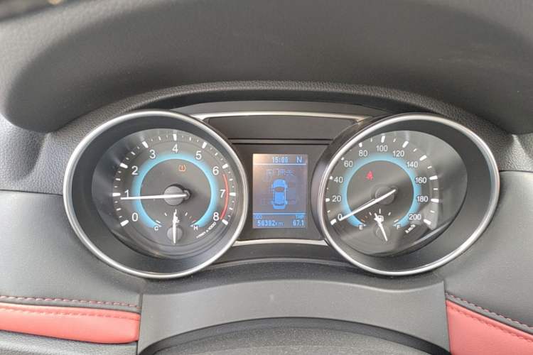 Used Haval H1 2016 Revised Version Blue Badge 1.5L AMT Luxury Edition Instrument Cluster