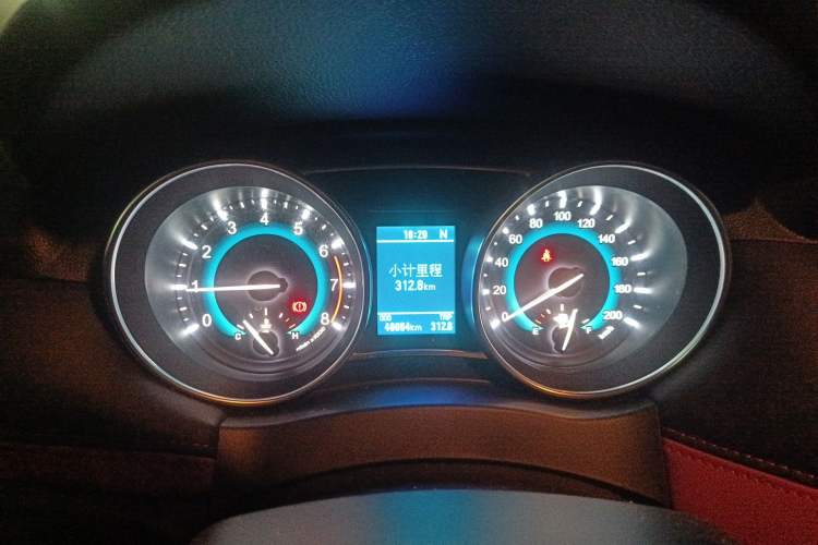 Used Haval H1 2016 Revised Version Blue Badge 1.5L AMT Luxury Edition Instrument Cluster