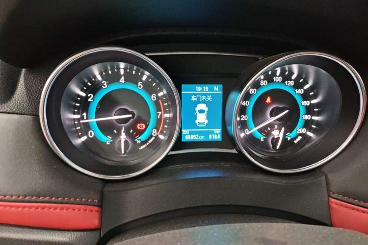 Used Haval H1 2016 Revised Version Blue Badge 1.5L AMT Luxury Edition Instrument Cluster