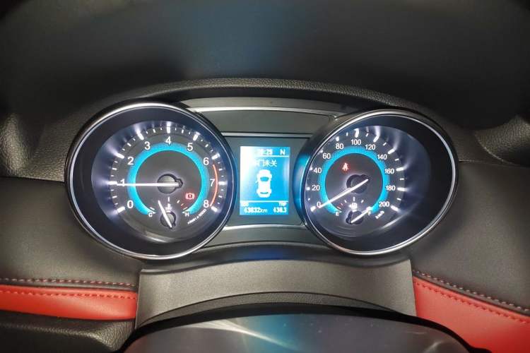Used Haval H1 2016 Revised Version Blue Badge 1.5L AMT Luxury Edition Instrument Cluster
