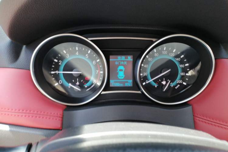 Used Haval H1 2016 Revised Version Blue Badge 1.5L AMT Comfort Edition Instrument Cluster