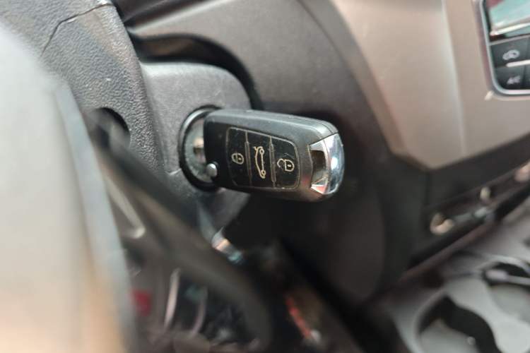 Used Haval H1 2016 Red-Label 1.5L AMT Luxury Model Interior 1