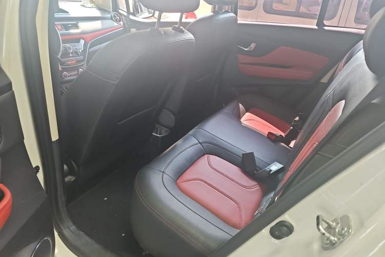 Used Haval H1 2016 Revised Version Blue Badge 1.5L AMT Luxury Edition Interior 1