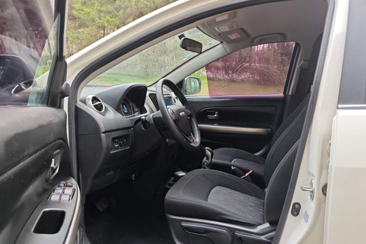 Used Haval H1 2016 Red Label 1.5L AMT Comfort Model Interior 2