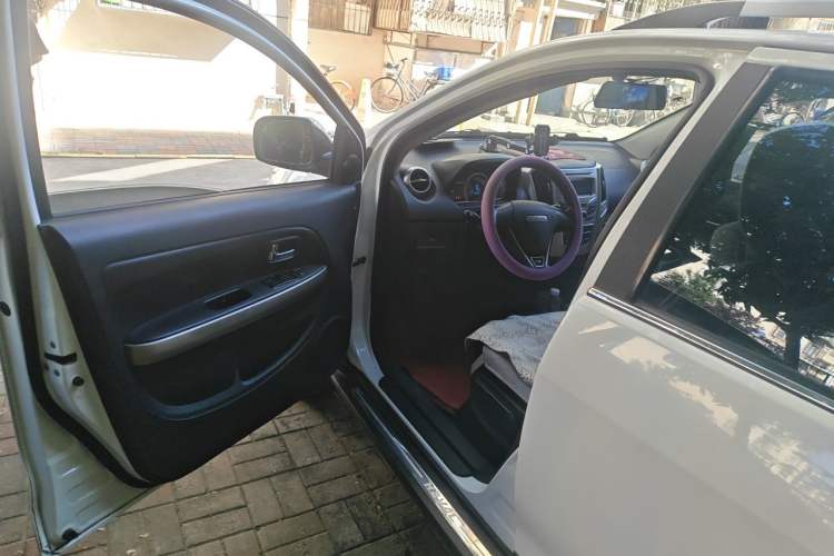 Used Haval H1 2016 Red Label 1.5L Manual Standard Model Interior 3