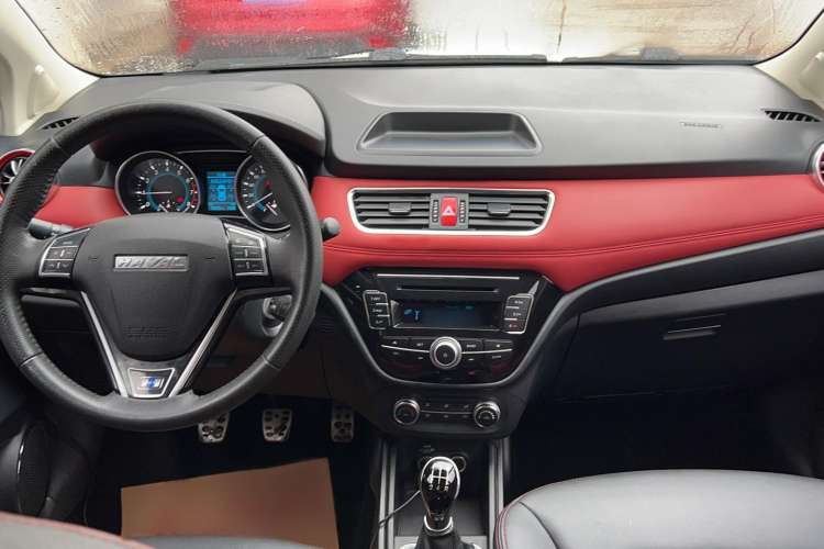 Used Haval H1 2016 Blue Label 1.5L Manual Urban Model Interior 3