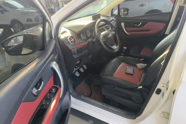 Used Haval H1 2016 Revised Version Blue Badge 1.5L Manual Comfort Edition Interior 3