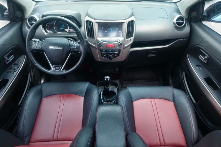 Used Haval H1 2016 Red Label 1.5L Manual Luxury Model Interior 4