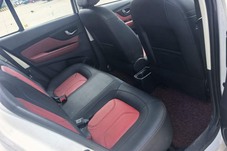 Used Haval H1 2016 Blue Label 1.5L AMT Luxury Model Interior 4
