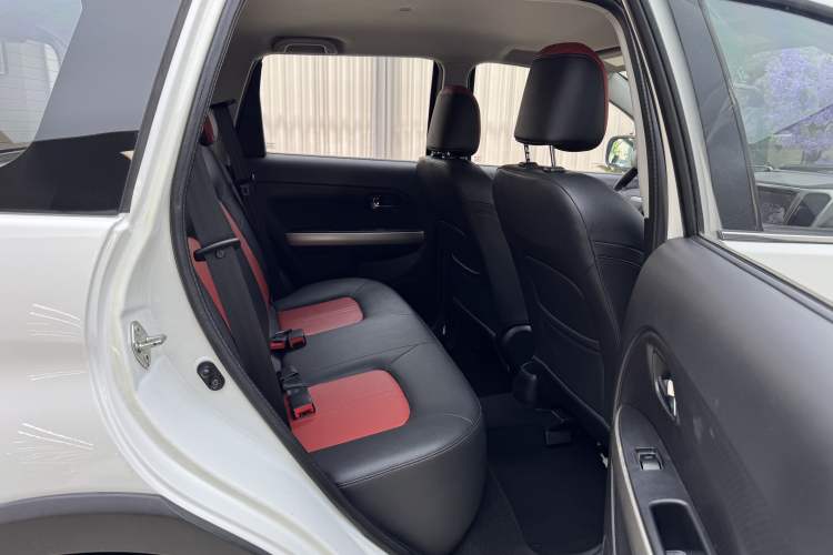 Used Haval H1 2016 Red-Label 1.5L AMT Luxury Model Interior 5