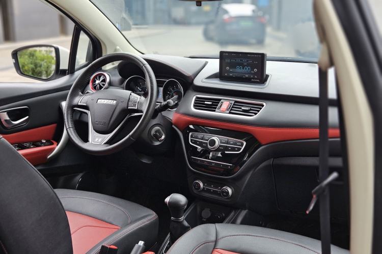 Used Haval H1 2016 Revised Version Blue Badge 1.5L AMT Luxury Edition Interior 6