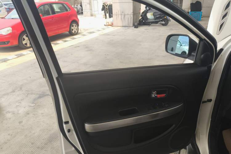 Used Haval H1 2016 Red Label 1.5L Manual Luxury Model Left Front Door Interior