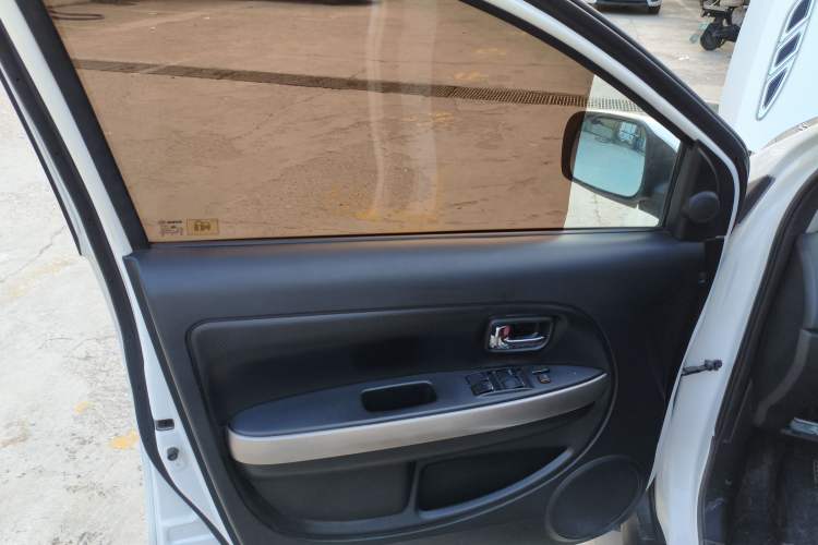 Used Haval H1 2016 Red Label 1.5L Manual Comfort Edition Left Front Door Interior