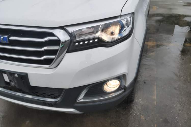 Used Haval H1 2016 Blue Label 1.5L AMT Luxury Model Left Front Headlight