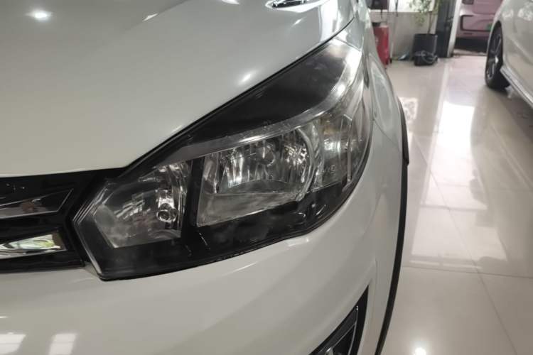 Used Haval H1 2016 Red Label 1.5L Manual Comfort Edition Left Front Headlight